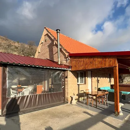 Cherry House * Chandria